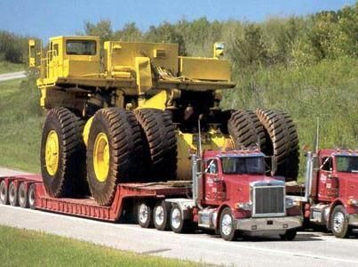 Now that, is some heavy equipment transport Ship Your Car Now http://www.shipyourcarnow.com Truk Besar, Rolling Coal, Big Boy Toys, Big Rig Trucks, Heavy Machinery, Rat Rods, Heavy Truck, Tractor Trailers, Diesel Trucks