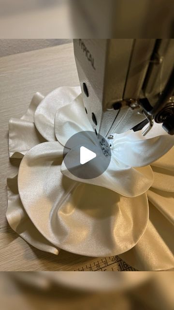 Dress Flower Design, Large Fabric Flowers Diy, Flower Inspired Dress, Flower Fashion Design, Flounce Pattern, Flower Dress Design, Booth Decor, Making Fabric Flowers, Fabric Flower Tutorial