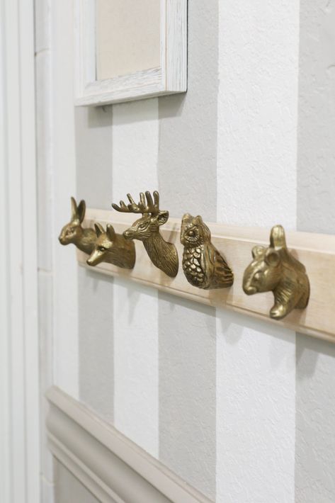 Adding adorable animal decor and whimsy to the home - brass animal head rack with hooks Quirky Wall Hooks, Animal Wall Hooks, Animal Coat Hooks, Brass Nursery Decor, Nursery Hooks Decor, Kids Wall Hooks, Diy Kids Room Decor, Animal Hooks, Animal Head Wall