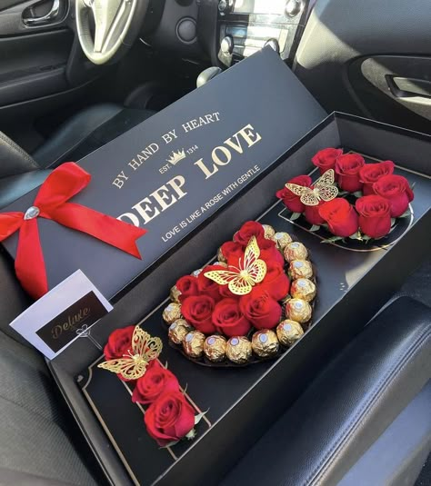 I Love You Boxes With Roses, Mom Box Flowers, Valentines Bouquet For Him, Flower Bouquet For Him, Roses For Him, Bouquet For Men, Flowers For Him, Valentines Day Bouquet, My First Vlog