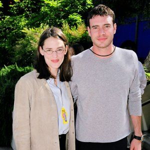 Study: Your Success Makes Your Boyfriend Feel Bad Jennifer Garner 90s, Jennifer Garner Style, Scott Foley, Oscar Dresses, Womens Clothes, Jennifer Garner, Mens Designer Fashion, Mens Clothes, Men's Clothes