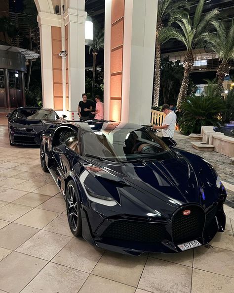 Xe Bugatti, Bugatti Models, Bespoke Cars, Cool Truck Accessories, Billionaire Lifestyle Luxury Living, Image Moto, Fast Sports Cars, Car Organization, Aesthetic Car