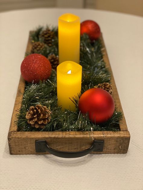 Long Tray Decor, Centerpiece Dining Table, Tray Decor Ideas, Art Planner, Table Centerpieces For Home, Christmas Displays, Christmas Centerpiece, Wood Tray, Christmas Centerpieces