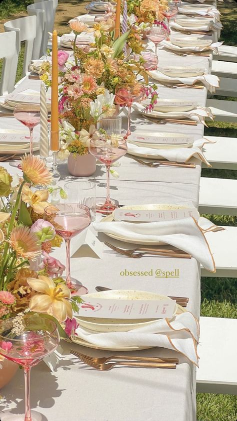 Long Lunch Table Setting, Bright Floral Bridal Shower Theme, Bridal Luncheon Ideas, Garden Bachelorette, Garden Bridal Party, Garden Brunch, Backyard Bridal Showers, Bridal Shower Inspo, Birthday Dinner Party