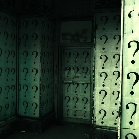 Riddler Gotham, Angie Yonaga, Rantaro Amami, Question Marks, Detective Aesthetic, Dark Green Aesthetic, Arkham Asylum, Empty Room, Batman Arkham