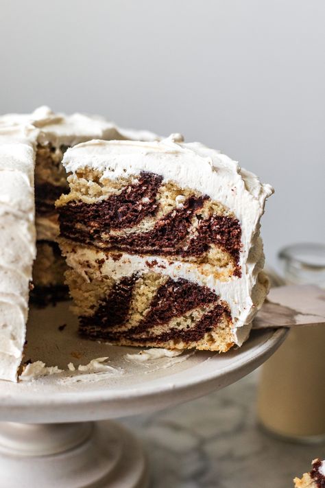 For when you want both chocolate and vanilla cake, this vegan zebra cake has a super rich and moist chocolate cake swirled with tender and fluffy vanilla cake in an easy zebra pattern (tutorial included!). Finished with a silky dairy free cream cheese frosting- IRRESISTIBLE! Dairy Free Cream Cheese Frosting, Fluffy Vanilla Cake, Vegan Vanilla Cake, Chocolate And Vanilla Cake, Vegan Kids Recipes, Quick Vegan Meals, High Protein Vegan Recipes, Zebra Cake, Vegan Cake Recipes