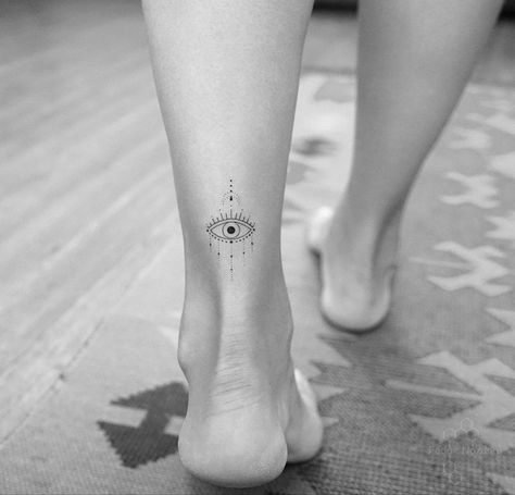 Tattoo Third Eye, Places To Get A Tattoo, Small Friendship Tattoos, Third Eye Tattoos, All Seeing Eye Tattoo, Eye Tattoos, Tattoo Eye, Evil Eye Tattoo, Rose Tattoos For Women