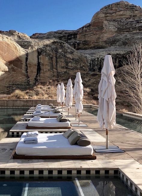 Amangiri Resort, Minimal Art Design, Beach Place, Sauna Design, Vacation Inspiration, Blog Themes, Vacation Places, Romantic Travel, Minimal Art