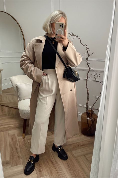 Tapered Trousers Outfit, Beige Trousers Outfit, Trouser Fits, Laura Byrnes, Dark Academia Outfit, Outfit Collection, Trouser Outfit, High Waist Trousers, Trench Coat Style