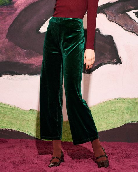 Free shipping on orders over $69. Shop The Green High Waisted Velvet Straight Pants - green - xs,s,m,l,xl at RIHOAS. Green Velvet Pants Outfits, Velvet Trousers Outfit, Outfit Ideas Green, Velvet Pants Outfit, Green Velvet Pants, Trouser Outfit, Tailored Clothes, Velvet Trousers, Pants Green