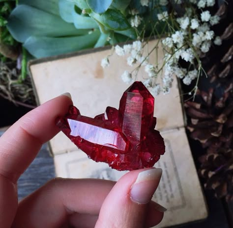 Ruby Aura Crystal Turquoise Rose, Crystal Aesthetic, Aura Crystals, Pretty Rocks, Crystal Magic, Mineral Stone, Minerals And Gemstones, Rocks And Gems, Ruby Gemstone