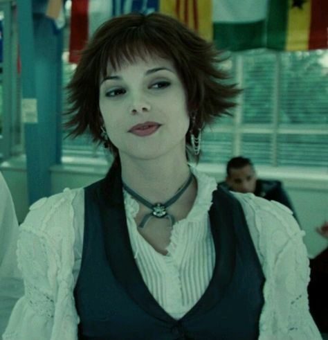 Alice. Cullen. Hair cut. I loved this haircut the moment I saw it, and now I have it and have never been happier! Alice Cullen, Short Hair, A Woman, Hair, White, Black