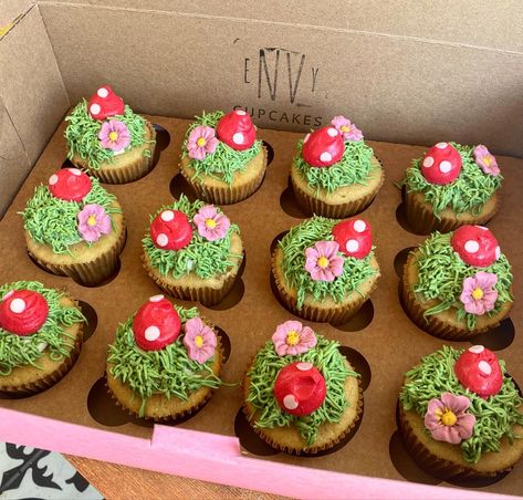 Fairy Theme 18th Birthday Party, Mushroom Theme Cupcakes, Fairy Party Cupcakes, Fairy Muffins, Fairy Garden Desserts, Enchanted Garden Cupcakes, Fairy Garden Cupcake Ideas, Woodland Fairy Cupcakes, Nature Cupcakes Ideas