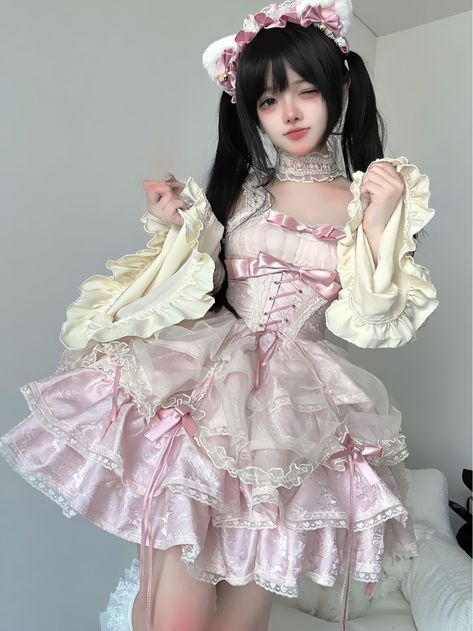 Pink Maid Outfit, Pink Maid Dress, Outfit To Draw, Outfit Sketches, Roleplay Outfits, Royale High Journal Ideas, Princess Vibe, Oc Outfit Ideas, Crazy Fashion