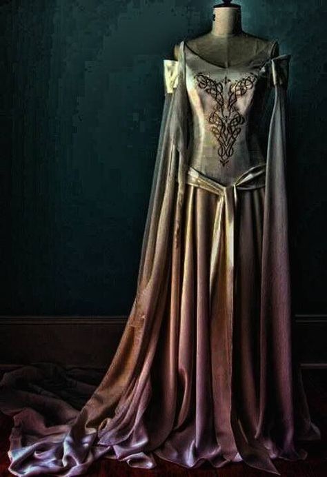 Medieval Fairy Wedding Dresses | Pinned by Jamie Eisinger Celtic Wedding Dress, Medieval Wedding Dress, Celtic Dress, Gaun Abad Pertengahan, Medieval Wedding, Celtic Wedding, Medieval Dress, Medieval Clothing, Turkish Fashion