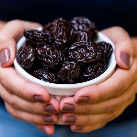 Prunes Benefits, Dried Plums, Bone Loss, Relieve Constipation, Bone Density, Healthy Bones, Bone Health, Dried Fruit, Best Foods