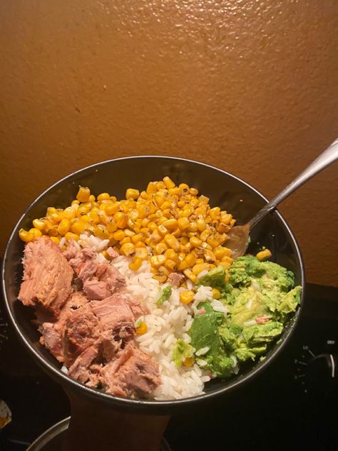 Tuna Protein Bowl, Tuna Food Ideas, Tuna Meals Healthy, Meals With Tuna, 200 Calorie Lunch, Tuna Aesthetic, Tuna Bowl Recipe, Tuna Meals, Tuna Bowls