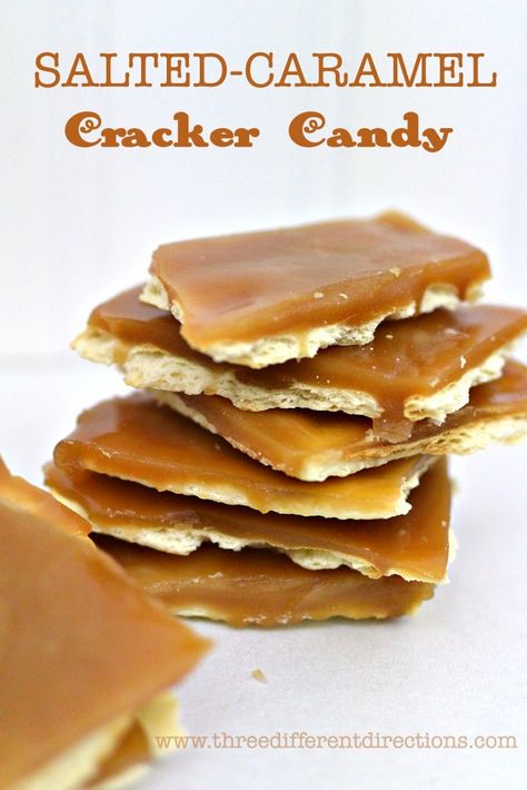 Salted Caramel Cracker Candy. You don’t need to turn on the oven for this, the ingredients are handy and the only ‘baking’ you’ll do is in the microwave. Cracker Dessert, Salted Caramels, Cracker Candy, Cracker Toffee, Christmas Candy Recipes, Cracker Snacks, Cracker Recipes, Chocolate Bark, Homemade Candies