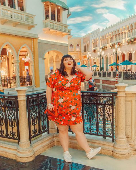 Plus size vacation outfit | Las Vegas | Plus Size Blogger | Plus Size influencer Las Vegas Outfit Plus Size, Bar Outfit Night Summer, Vegas Day Outfit, Vegas Night Outfit, Las Vegas Outfits Winter, Las Vegas Outfit Summer, Spongebob Outfit, Night Outfits Plus Size, Concert Outfit Plus Size