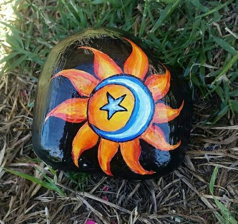 Sun moon star painted rock Diy Astronaut, Glow Rock, Shell Ideas, Rock Painting Tutorial, Rainbow Rocks, Stone Art Painting, Seashell Painting, Painted Rocks Kids, Painted Rocks Diy