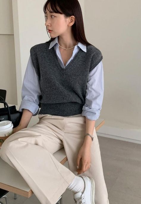 Business Casual With Sweater Vest, Vest Ideas For Women Casual, Smart Casual Korean Style, Korean Working Outfit, Business Casual Korean Outfits, Long Sleeve Sweater Vest Outfit, Business Casual Outfits Asian, Sweater Vest With Collared Shirt, Japanese Smart Casual