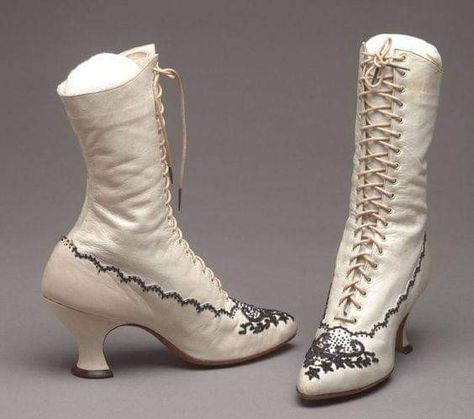 1800s Shoes, Historical Shoes, Victorian Dresses, Victorian Era Fashion, Legion Of Honor, Era Fashion, Evolution Of Fashion, Enola Holmes, All About Shoes