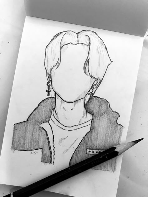 Pencil Sketch Images, Minimalist Tattoos, Kpop Drawings, Easy Drawings Sketches, Mini Drawings, Bts Drawings, Art Drawings Sketches Creative, Sketch Painting, Cute Easy Drawings