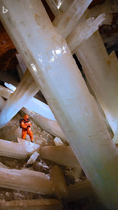 Cave Of Crystals Mexico, Crystal Cave Mexico, Giant Crystal Cave, Cave Of Crystals, Gem Cave, Gemstone Texture, Giant Crystal, Crystal Caves, Gypsum Crystal