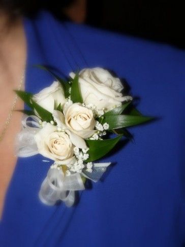 White roses corsage Pin On Corsage, Mother Of Bride Corsage, Cheap Wedding Flowers, Rose Corsage, Corsage And Boutonniere, Corsage Prom, Corsage Wedding, Spray Roses, Wedding Flower Arrangements