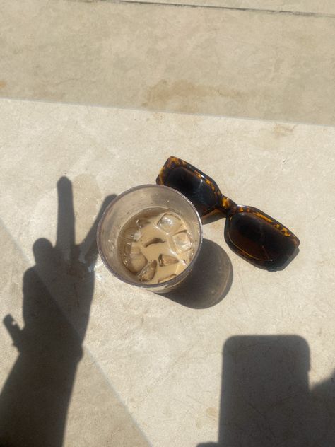 Iced coffee + summer vibes Summer Coffee Aesthetic, Coffee Summer Aesthetic, Coffee Beach Aesthetic, Summer Iced Coffee, Summer Branding, Coffee Summer, Slow Summer, Beach Coffee, Beach Reads