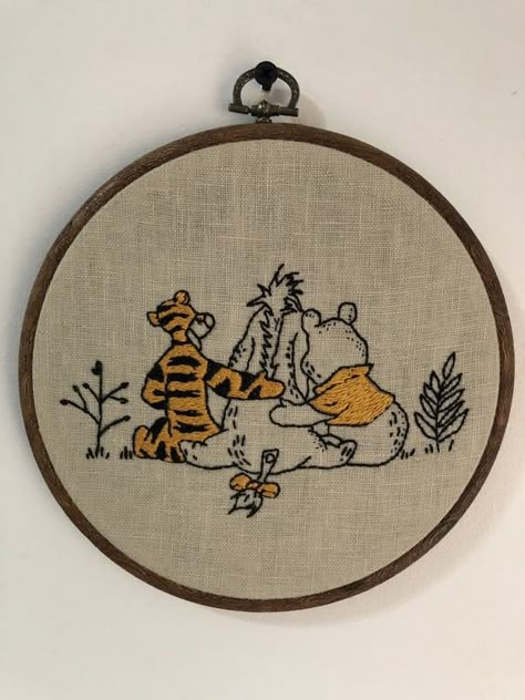 Winnie The Pooh Poster, Pooh Embroidery, Winnie The Pooh Nursery, Clothes Embroidery Diy, Learning To Embroider, Diy Embroidery Patterns, Hand Embroidery Projects, Smart Auto, Embroidery On Clothes