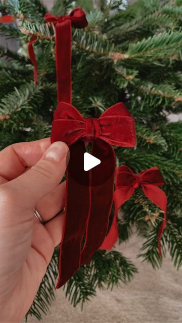 Christmas Bows With Bells, Christmas Bow Ornaments, Small Bows Christmas Tree, How To Make A Bow Tutorial, Christmas Small Tree Ideas, Bows For Christmas Wreaths, Little Bows On Christmas Tree, Bows For Ornaments Diy, Christmas Tree With Bows Only