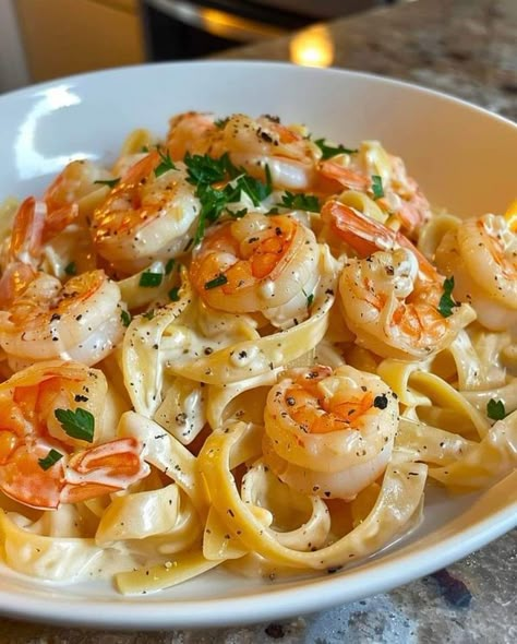 Stanley Tucci Recipes 🍝🍛🌭🍕 | Shrimp Fettuccine Alfredo 😍😋 | Facebook Pasta Recipes Tomato Sauce, Shrimp Linguini Alfredo, Pasta Recipes Low Calorie, Pasta Recipes With Vegetables, Pasta Recipes Tomato, Steak Diane Recipe, Shrimp Alfredo Pasta Recipes, Fast Pasta Recipes, Pasta Recipes Easy Fast