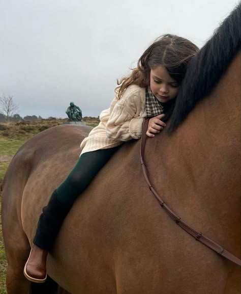 #aesthetic #vogue #cute #family #parenthood #babies #kids #siblings Siblings Aesthetic, Aesthetic Vogue, Kids Aesthetic, Equestrian Aesthetic, Horse Aesthetic, Country Kids, Mommy Life, Cute Family, Family Goals