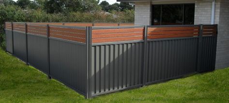 Backyard Fence Landscaping, Home Fence, Wood Fence Design, Brick Columns, Modern Fence Design, Privacy Fence Designs, Cheap Fence, Backyard Fence, Living Fence