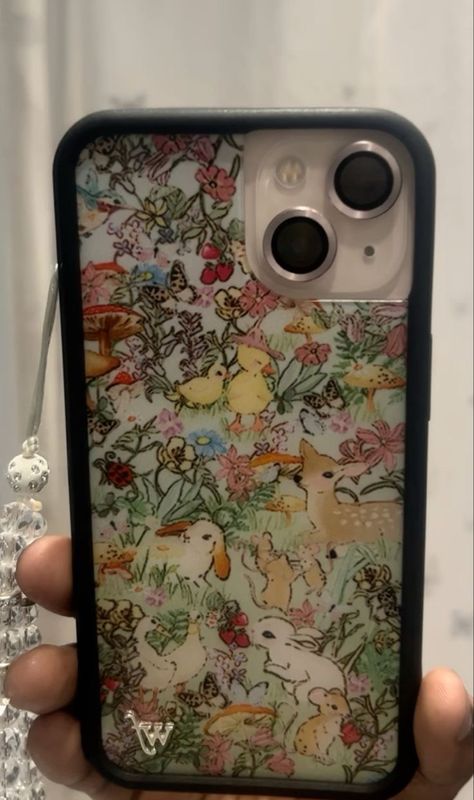 Taylor Giavasis Wildflower Case, Wildflower Case Aesthetic, Phone Case Ideas Aesthetic, Iphone Se Phone Cases, Wild Flower Case, Wishlist Idea, Phone Case Wildflower, Phone Case Inspo, Taylor Giavasis