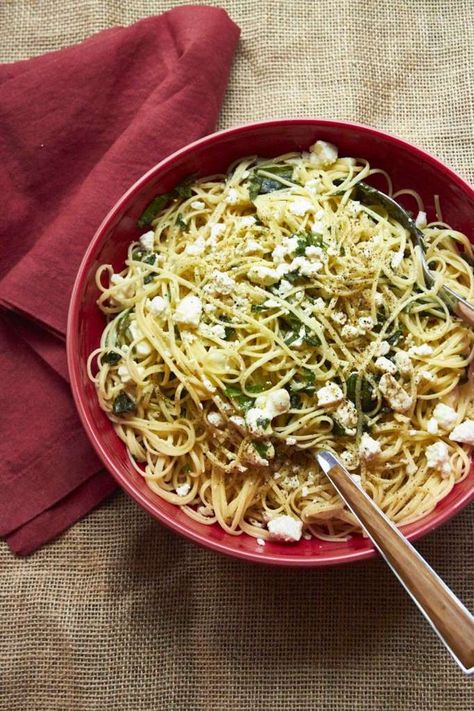 Cooking on Deadline: Linguine with lemon, feta and basil. Recipes Using Feta, Recipes Using Feta Cheese, Pasta Toppings, Feta Cheese Recipes, Vegetarian Pasta Recipes, Basil Recipes, Feta Recipes, Feta Pasta, Whipped Feta