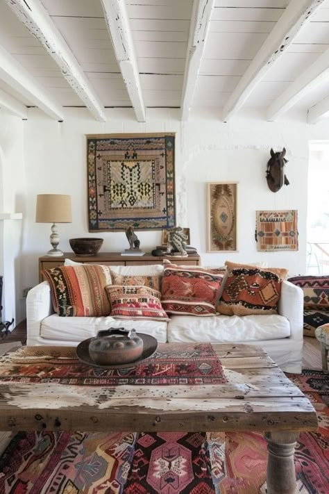 Rustic Boho Living Room Decor, Earthy Boho Living Room, Rustic Boho Living Room, Boho Living Room Ideas, Boho Interior Design, Boho Living Room Decor, Boho Eclectic, Deco Home, Chic Living