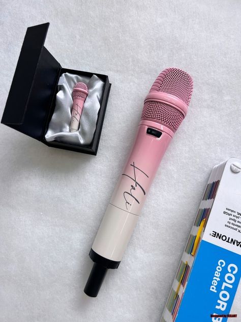 Cute Microphones Kpop, White Microphone Aesthetic Kpop, Pink Microphone Aesthetic, Colored Microphone, Customized Microphone, Black Pink Microphone, Aesthetic Microphone, Mic Aesthetic, Kpop Microphone