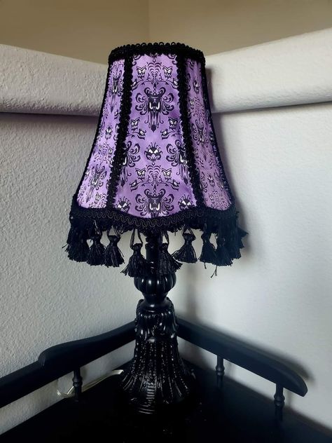 Goth Lamp, Goth Room Ideas, Gothic Lamp, Lampshade Diy, Goth Room, Goth Things, Condo Bedroom, Gothic Room, Gothic Bedroom