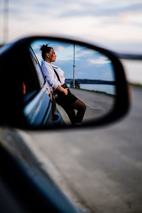 Drive Thru Photoshoot, Women With Cars Photography, Rooftop Car Photoshoot, Cute Picture Ideas For Instagram, Car Photography Poses Women, Photos In Car Ideas, Photoshoot Ideas Car, Photo In Car, Men Cars Photography