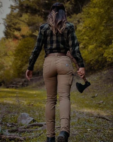 Womens Tactical Pants, Mechanic Clothes, Woman Mechanic, High Wasted Jeans, Tactical Wear, Work Pants Women, Tactical Clothing, Tactical Pants, Country Outfits