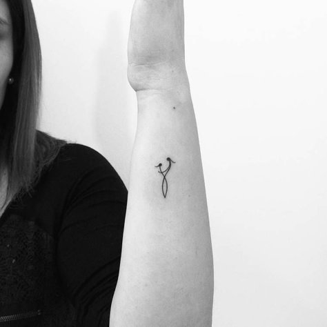 44 Tiny Minimalist Tattoo Designs by Nena Tattoo | Page 4 of 4 | TattooAdore Tiny Minimalist Tattoo, Tattoos Tiny, Mom Daughter Tattoos, Tattoo Diy, French Tattoo, Mom Tattoo Designs, Mommy Tattoos, Omerta Tattoo, Mother Tattoos