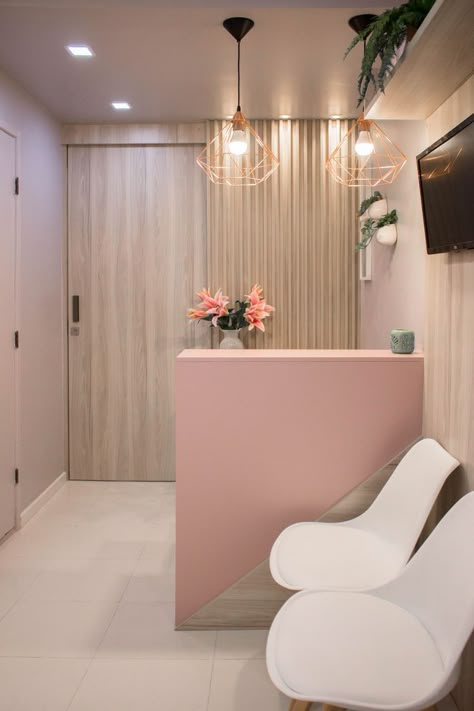 Nail Salon Interior Design, Beauty Room Salon, Nail Salon Interior, Dental Office Design Interiors, Esthetician Room Decor, Spa Room Decor, Esthetics Room, Salon Suites Decor, Clinic Interior Design