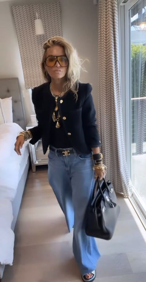 Wide Leg Jeans Outfit, Chic Fashionista, Best Casual Outfits, Effortlessly Chic Outfits, Cute Comfy Outfits, Fashion Mistakes, Jeans Outfit, Blazer Fashion, 10 Pounds