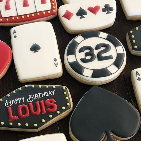 Wendy's Sweet Treats on Instagram: "This casino themed set was so much fun! Happy Birthday Louis!♠️♥️♣️♦️ . . . #wendyssweettreats #customsugarcookies #casinocookies #casinobirthdaycookies #pokerchipcookies #acecookies #phelan #highdesertcookies" Poker Chip Cookies, Jackpot Birthday Theme, Casino Themed Cookies, Casino Themed Birthday Party, Poker Birthday Party Ideas, Poker Themed Birthday Party, Fun Happy Birthday, Casino Birthday Party, 95th Birthday