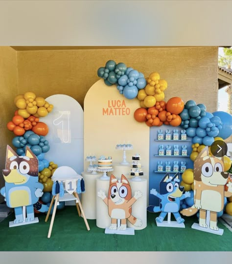 Bluey Birthday Party Ideas, Fiesta Bluey, Party Timeline, Birthday Party For Boys, Bluey Y Bingo, 2nd Birthday Party For Boys, Bluey Birthday Party, Girls Cake, Bluey Party