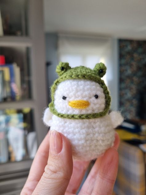 Crochet duck Crochet Amigurumi Hat, Cute Small Amigurumi, Amigurumi Hat Free Pattern, Duck Free Crochet Pattern, How To Crochet A Duck, Free Crochet Pattern Plush, Crochet Duck Tutorial, Free Duck Crochet Pattern, Crochet Patterns Duck