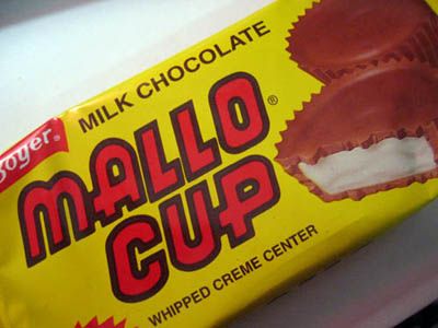 Mallo Cup Mallow Cups, The Best Fudge, Christmas Cookie Frosting, Fantasy Fudge, Best Fudge, 15 Bean Soup, Candy Pictures, Candy Creations, Chard Recipes