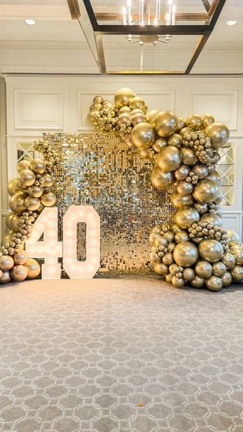 Cinthya Vargas - Balloon Artist (@magicballoonspdx) • Instagram photos and videos Fancy Birthday Decorations, 50 Th Birthday Decorations, 60th Balloon Ideas, Gold Decorations Party, Gold Balloon Decor, Fancy Party Decorations, Pisces Szn, 40th Birthday Party Themes, Golden Bday